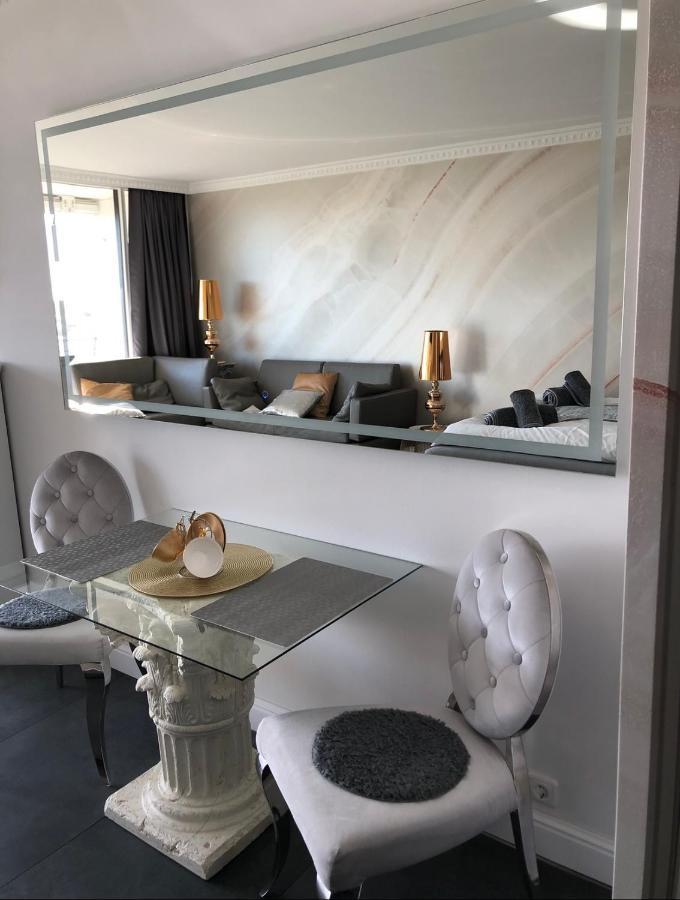 Tiffanys Ferienapartments In Der Privatresidenz Des Plaza Premium Hotel Timmendorfer Strand Extérieur photo