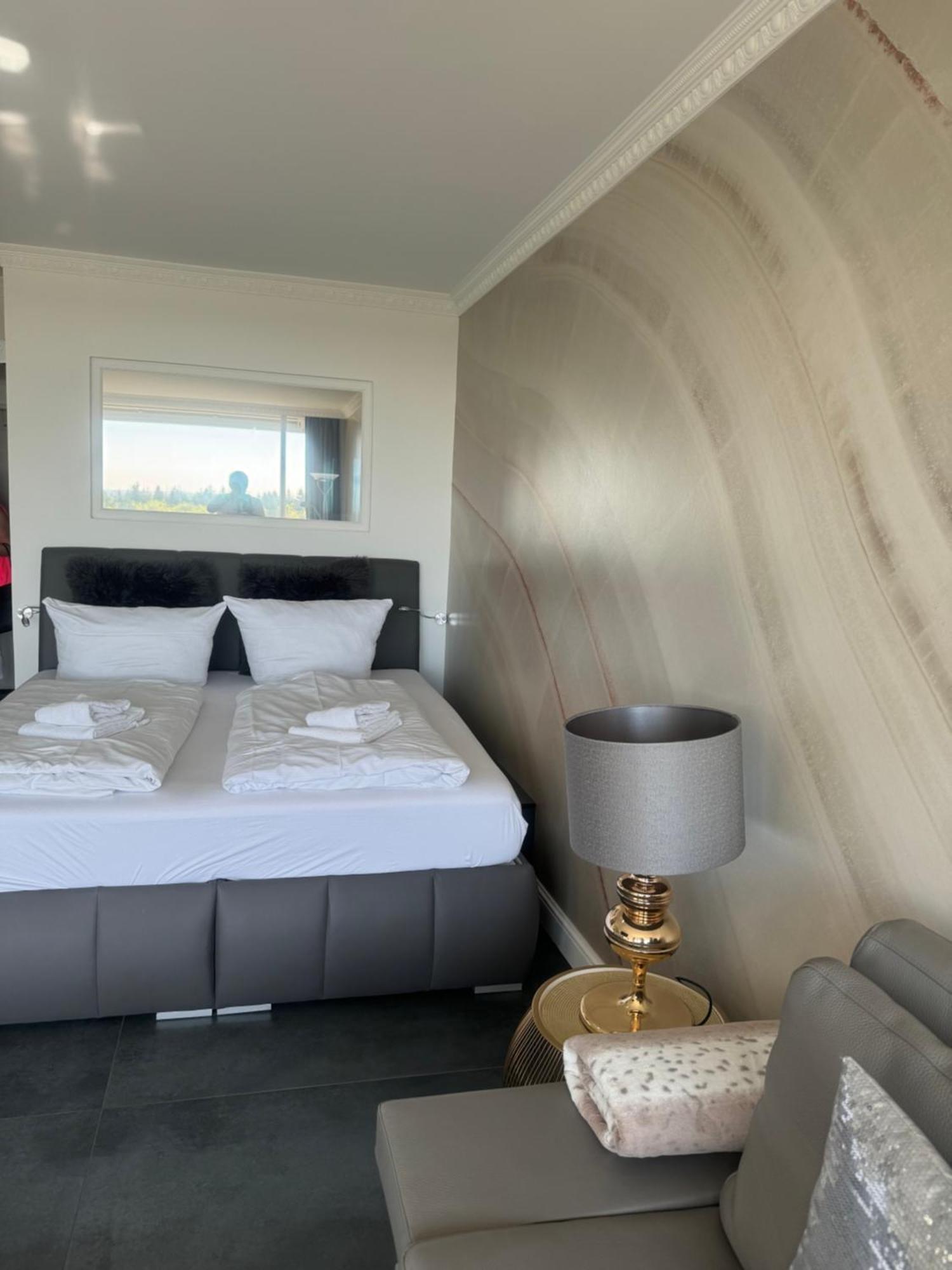 Tiffanys Ferienapartments In Der Privatresidenz Des Plaza Premium Hotel Timmendorfer Strand Extérieur photo